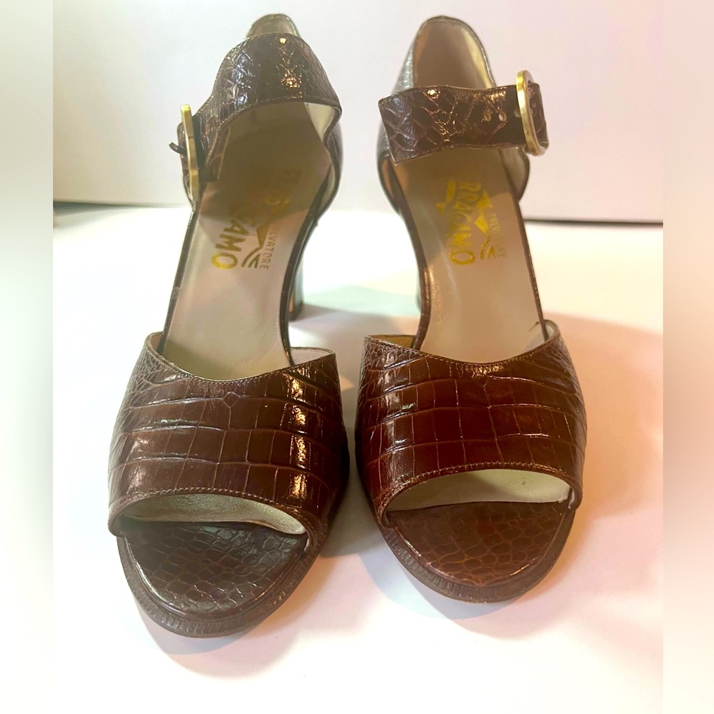 SALVATORE FERRAGAMO Brown Strappy Leather Sandal, Size 6B
